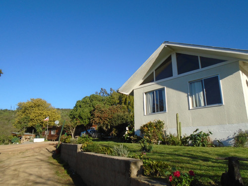 Parcela Con 2 Construcciones. Cercana Acceso Troncal Sur...