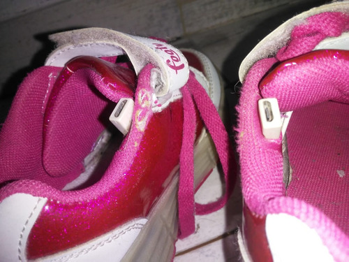 Zapatillas De Niña Con Luces Y Rueditas