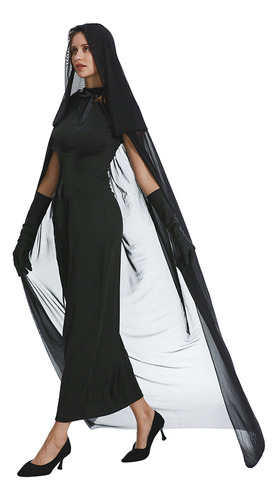 La Bruja Cosplay Con Una Capa De Halloween Presenta Un Traje