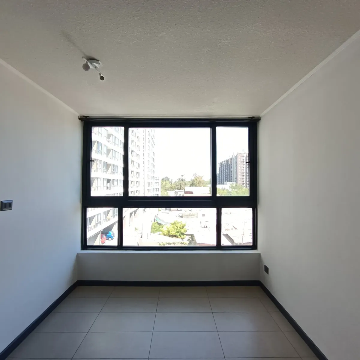 Imagen 5 de 16 de Edificio Martinez De Rozas Vista Sur Piso 4