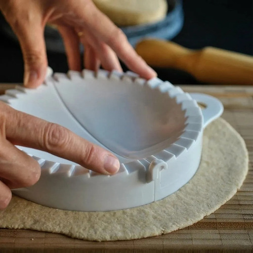Molde Empanada 18cm Moldes Para Hacer Empanadas Color Blanco