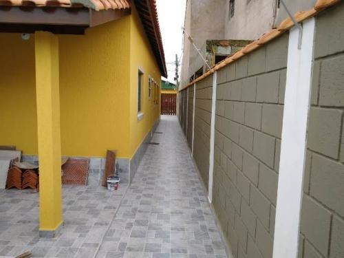 Imagem 2 de 13 de Casa Em Itanhaém Com Piscina E Vaga Para 1 Carro | 7706