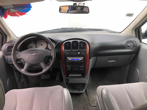 Imagen 11 de 13 de Chrysler Voyager Corta At Mod. 2007
