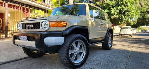 Toyota Fj Cruiser 3p Especial V6 Aa 4x4 At