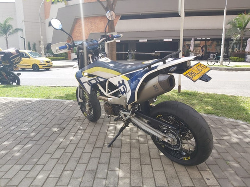Husqvarna 701 Supermoto