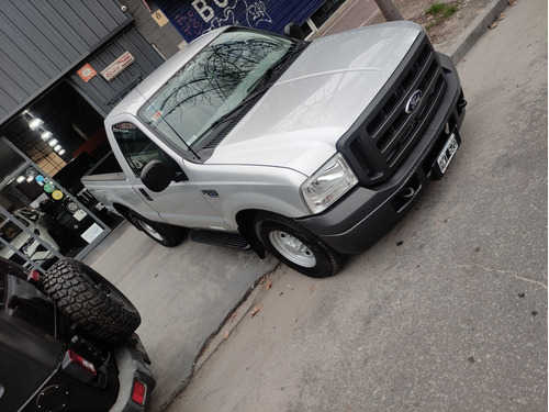 Ford F-100 3.9 Cab. Simple Xl Plus Mp3+4x2