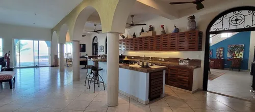 Casa En Venta En Telchac Puerto, Yucatan.