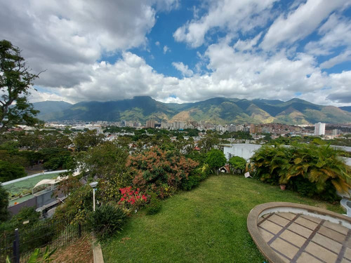 En Venta Casa Quinta En Urbanización Colinas De La California , Caracas