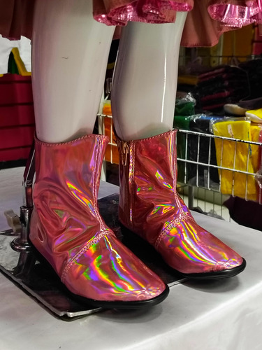 Disfraz De Lara Campos Rosa Manga Corta Con Bota Tornasol Rosa G 10/12 Años