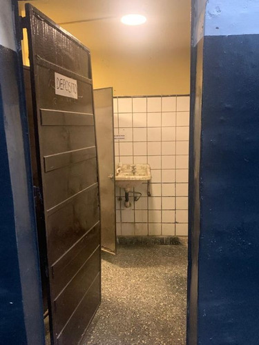Imagen 5 de 9 de Galpon En Alquiler En Caseros