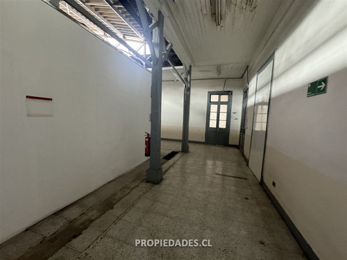 Oficinas-local Comercial Arriendo En Stgo Metro Los Héroes