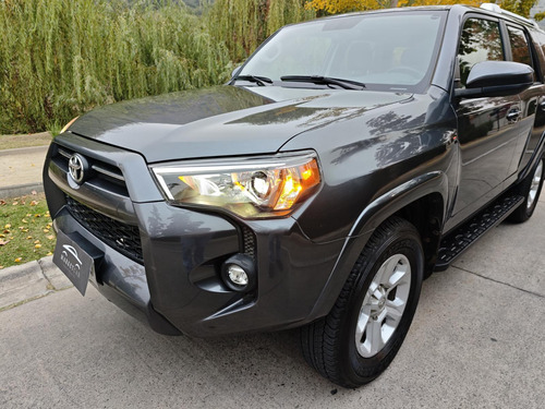 Toyota 4 Runner Sr5 4x2 2022