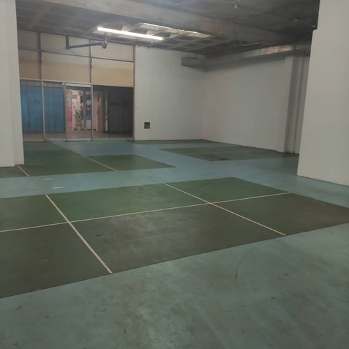 Imagen 2 de 8 de Venta De Amplio Local Comercial En El Centro Comercial Propatria