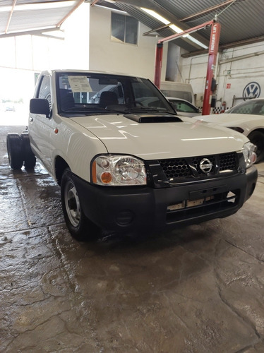Imagen 2 de 8 de Nissan Np300 2014 2.5 Diesel Chasis 4x2 Mt