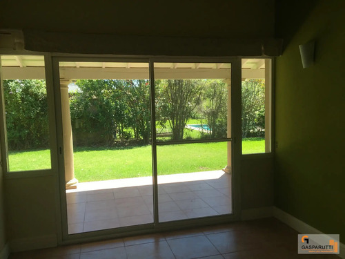Hermosa Casa En Lote 1200 M Con Pileta En Barrio Cerrado Sep