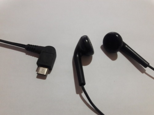 Fone De Ouvido Da LG Cor Preta No Estado N16-15