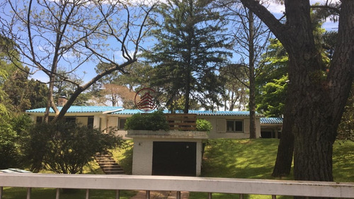 Imagen 2 de 27 de Av. Del Mar - A Pasos De International College - Punta Del Este Cantegril