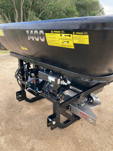 Fertilizadora Sao Jose 1400 Lts 30 Mts.