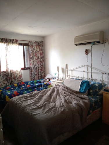 Apartamento Duplex De 4 Dorm. En Cooperativa Malvin.se Vende