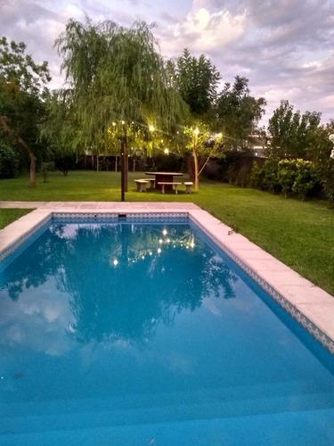 Imagen 11 de 22 de Casa Con Pileta - Roldán