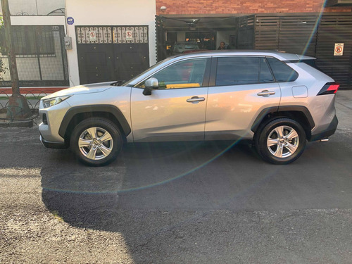 Imagen 5 de 14 de Toyota Rav4 2020 2.5 Xle 4wd At 204 Hp
