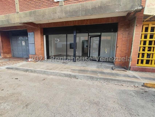 José Trivero Vende Local Comercial Con 240mt2, Ubicado En Barquisimeto 