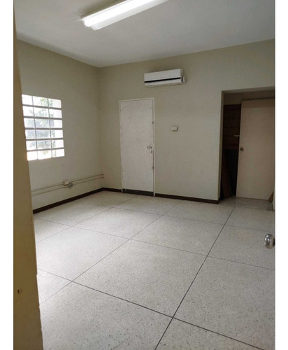 Alquiler Planta Alta En Casa Comercial 200m2 La Carlota 4706