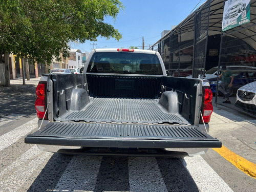 Chevrolet Silverado 4.8 2500 Custom Cab Reg Paq D Mt