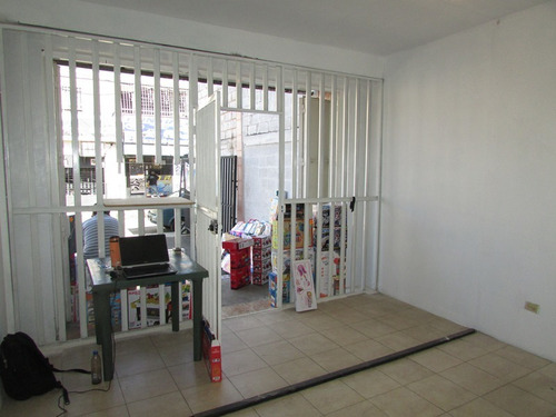 Imagen 11 de 11 de Local Comercial Av Michelena Calle Repuestos 0424.496.01.02