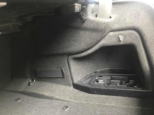 Forro Da Lateral Direita Do Porta Malas Bmw M4 2015