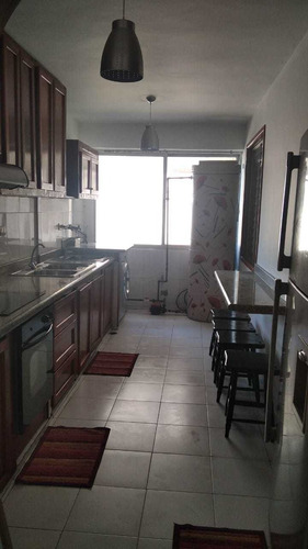 Amplio Apartamento Remodelado. 3h. Urb. Maneiro. Cerca Sambil