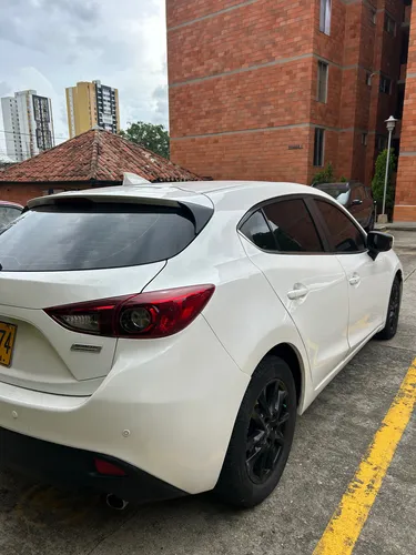 Mazda 3 Hatchback 2016
