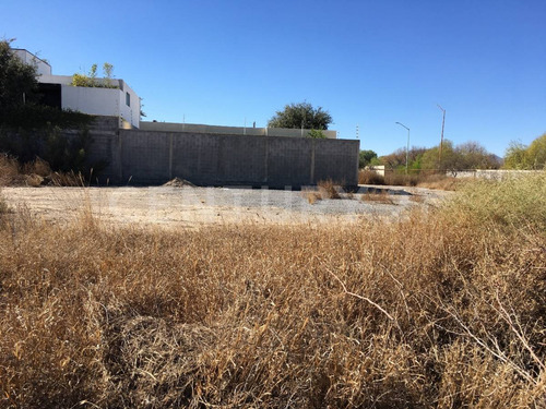 Terreno En Venta En Residencial San José Al Norte De Saltillo.