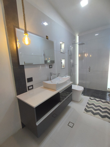 Lm Vende Casa En La Urb. La Trigaleña, Valencia.