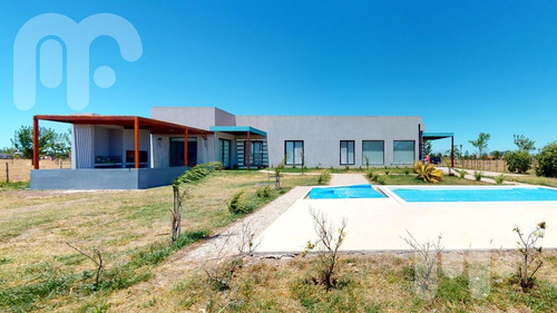 Imagen 2 de 30 de Venta Casa Barrio El Mirador