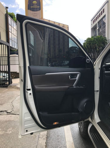Imagen 11 de 14 de Toyota Fortuner 2018