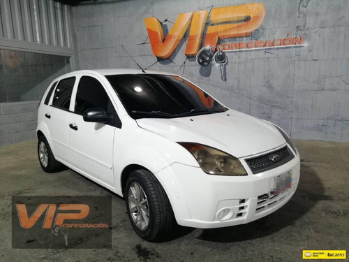 Imagen 3 de 12 de Ford Fiesta Max Sincronico