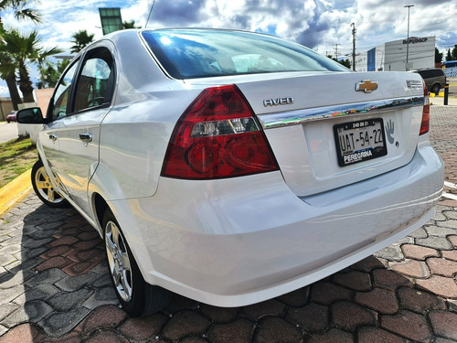 Imagen 4 de 15 de Chevrolet Aveo 2017 1.6 Lt Mt