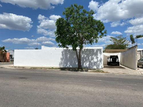 Casa Semi Amueblada En Renta En Esquina En Las Americas