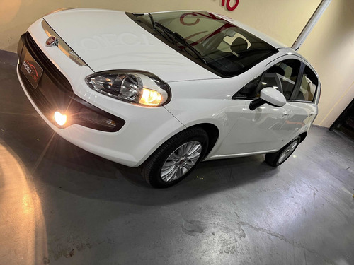 Imagen 16 de 20 de Fiat Punto 2016 1.4 Attractive Pack Top Uconnect