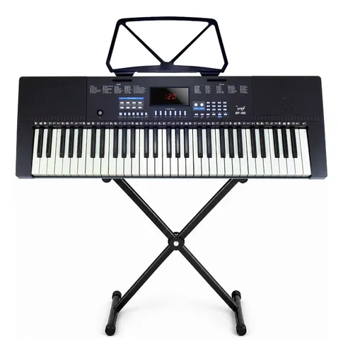 Teclado musical preto de 61 teclas sobre suporte
