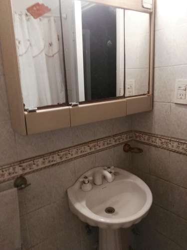 Alquiler De Habitación En Casa De Familia Leer Descripción