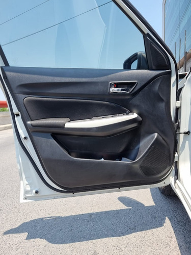 Imagen 12 de 12 de Suzuki Swift 2018 Glx