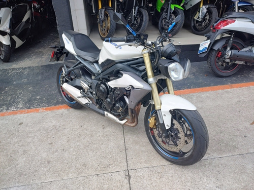 Imagem 7 de 15 de Triumph Street Triple 675