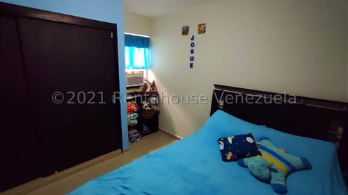 Apartamento En Venta Piso Bajo Baños Remodelados Ubicado En El Centro De Maracay Acceso A Las Principales Vías 25-16806 Miriam