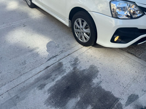Toyota Etios 1.5 XLS 6M/T