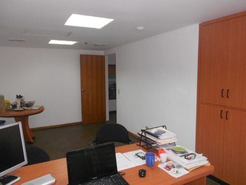 Vendo Oficina De 125 M2. Edificio Gerencial Quorum, Los Ruices.