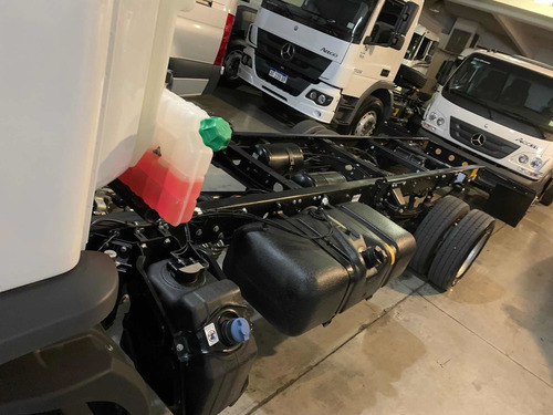Imagen 5 de 7 de Mercedes Benz Accelo 815