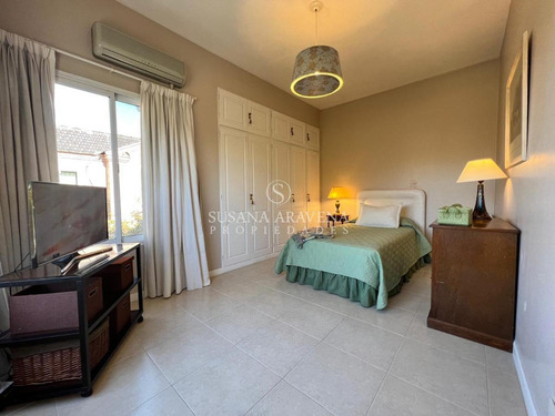 Imagen 12 de 18 de Alquiler De Espectacular Casa Amoblada En Saint Matthews Village Pilar
