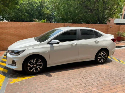 Chevrolet Onix 1.0T Premier Sedan At